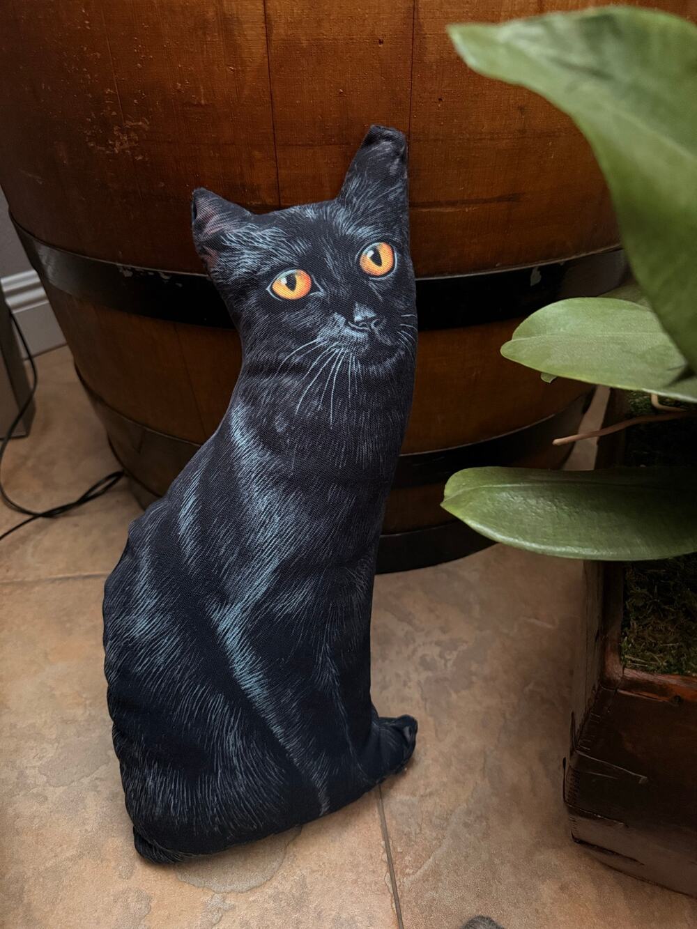 Rare Vintage Bombay company black cat with label